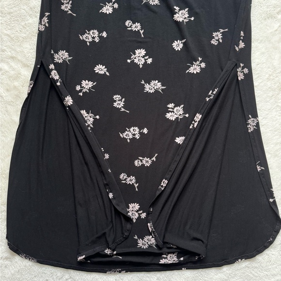 Maternity Maxi Dresses Black and White bundle - Picture 13 of 15